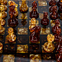Шахматы с инкрустацией и фигурами из янтаря 28х28 см, фотография 6. Интернет-магазин ЛАВКА ПОДАРКОВ