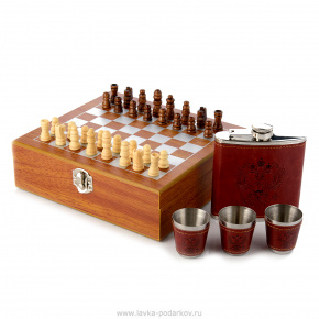 Шахматы в наборе с флягой "На троих", фотография 0. Интернет-магазин ЛАВКА ПОДАРКОВ