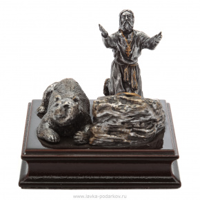 Христианская оловянная миниатюра "Св.Серафим с медведем", фотография 0. Интернет-магазин ЛАВКА ПОДАРКОВ