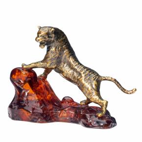 Статуэтка с янтарем "Тигр на скале", фотография 0. Интернет-магазин ЛАВКА ПОДАРКОВ