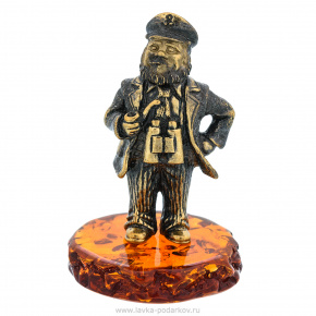 Статуэтка с янтарем "Капитан", фотография 0. Интернет-магазин ЛАВКА ПОДАРКОВ