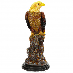 Скульптура из янтаря "Орел на скале", фотография 0. Интернет-магазин ЛАВКА ПОДАРКОВ