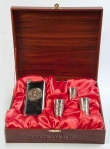8694 Набор подарочный: Фляжка+3 стопки (нерж.сталь, олово, латунь)  в ПУ