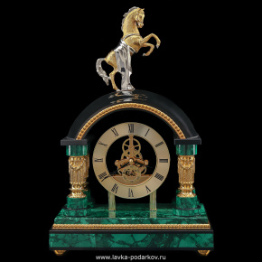 Часы каминные из малахита и бронзы с позолотой "Конь", фотография 0. Интернет-магазин ЛАВКА ПОДАРКОВ