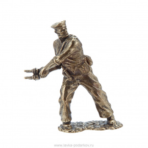 Бронзовая статуэтка "Солдатик", фотография 0. Интернет-магазин ЛАВКА ПОДАРКОВ