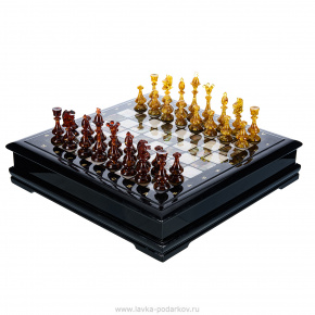 Шахматы с инкрустацией перламутром и фигурами из янтаря 45х45 см, фотография 0. Интернет-магазин ЛАВКА ПОДАРКОВ