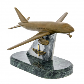 Скульптура самолёта Сухой Суперджет-100 (Sukhoi Superjet-100) , фотография 0. Интернет-магазин ЛАВКА ПОДАРКОВ