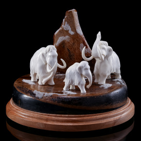 Скульптура из кости "Семья мамонтов", фотография 0. Интернет-магазин ЛАВКА ПОДАРКОВ