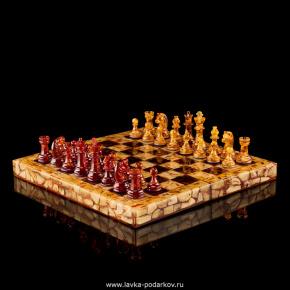 Шахматы с фигурами из янтаря "Янтарный дебют", фотография 0. Интернет-магазин ЛАВКА ПОДАРКОВ