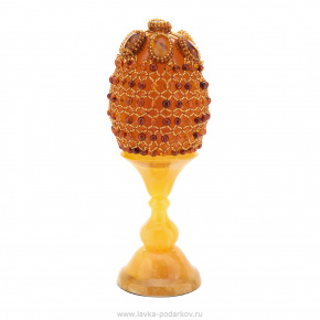 Пасхальное яйцо из янтаря с бисером на подставке, фотография 0. Интернет-магазин ЛАВКА ПОДАРКОВ