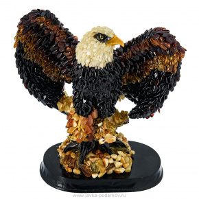 Скульптура из янтаря "Орел на ветке", фотография 0. Интернет-магазин ЛАВКА ПОДАРКОВ