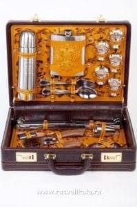 7957 Набор "Подарочный" для пикника 024/Р в кейсе