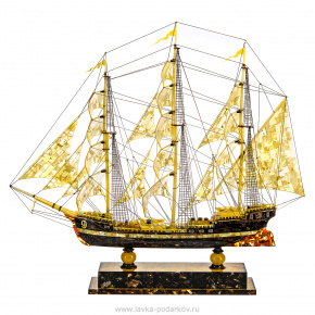 Модель корабля из янтаря "Парусник", фотография 0. Интернет-магазин ЛАВКА ПОДАРКОВ