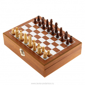 Игровой набор с шахматами и флягой, фотография 0. Интернет-магазин ЛАВКА ПОДАРКОВ