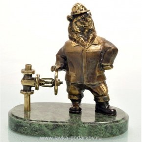Скульптура "Медведь-нефтяник" , фотография 0. Интернет-магазин ЛАВКА ПОДАРКОВ