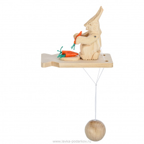 Богородская деревянная игрушка "Кролик с морковкой", фотография 0. Интернет-магазин ЛАВКА ПОДАРКОВ