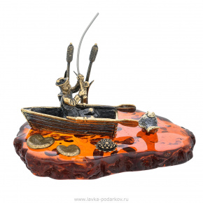 Статуэтка с янтарем "Рыбак в лодке", фотография 0. Интернет-магазин ЛАВКА ПОДАРКОВ