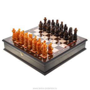 Шахматный ларец с янтарными фигурами "Рыцари", фотография 0. Интернет-магазин ЛАВКА ПОДАРКОВ