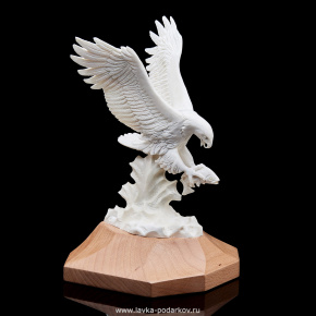 Скульптура из кости "Орел" (рог лося), фотография 0. Интернет-магазин ЛАВКА ПОДАРКОВ
