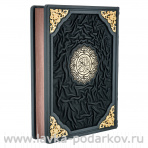 Религиозная книга "Коран" на узбекском языке
