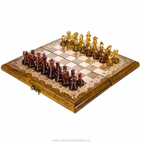 Шахматы деревянные резные с фигурами из янтаря, фотография 0. Интернет-магазин ЛАВКА ПОДАРКОВ