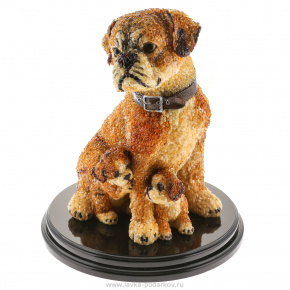 Скульптура из янтаря "Собака с щенками", фотография 0. Интернет-магазин ЛАВКА ПОДАРКОВ