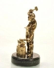 10588 Бронза скульптура "Кузнец" средний