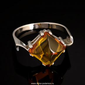 Кольцо с янтарем (серебро 925*) 3.31 гр., фотография 0. Интернет-магазин ЛАВКА ПОДАРКОВ