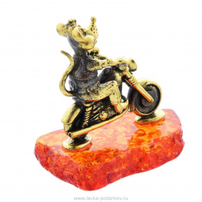 Статуэтка с янтарем "Мышь байкер" (коньячный), фотография 0. Интернет-магазин ЛАВКА ПОДАРКОВ