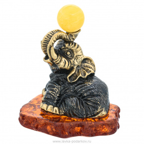 Статуэтка с янтарем "Слон с шаром", фотография 0. Интернет-магазин ЛАВКА ПОДАРКОВ