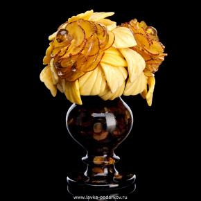 Янтарная икебана "Розы в вазе", фотография 0. Интернет-магазин ЛАВКА ПОДАРКОВ