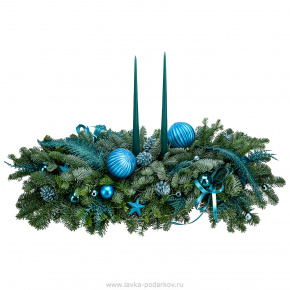 Новогодняя композиция с двумя свечами "Изумрудная", фотография 0. Интернет-магазин ЛАВКА ПОДАРКОВ