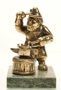 10576 Бронза скульптура "Кузнец" малый 