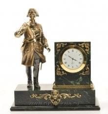 11226 Бронза Часы "Пётр I" Змеевик (1.07)