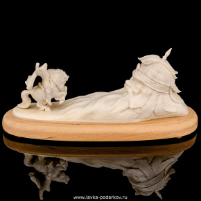 Скульптура из кости "Бой Руслана с головой", фотография 0. Интернет-магазин ЛАВКА ПОДАРКОВ