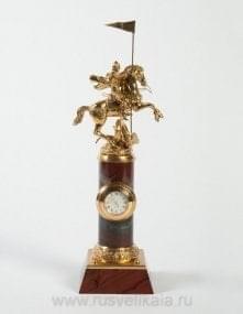 6285 Нат.камень Часы"Георгий Победоносец" 20см Яшма Бронза (3198)