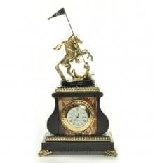 5379/ФР Нат. камень Часы "Георгий Победоносец" 