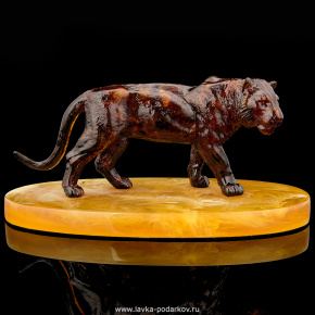 Скульптура из янтаря "Тигр (малый)", фотография 0. Интернет-магазин ЛАВКА ПОДАРКОВ