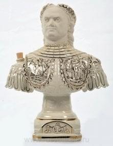 -0,75л  Фарфор ШТОФ "Петр Первый" бисквит, в золоте 0,75л в комплекте