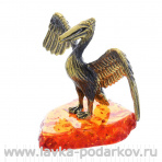 Статуэтка с янтарем "Пеликан" (коньячный)