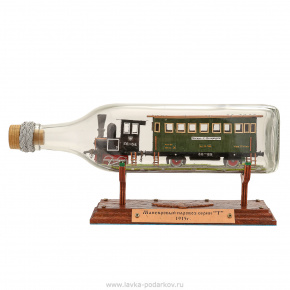 Модель в бутылке "Маневровый паровоз серии "Т" 1915 г.", фотография 0. Интернет-магазин ЛАВКА ПОДАРКОВ