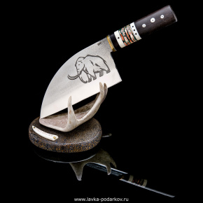Сувенирный нож на подставке из кости "Мамонт", фотография 0. Интернет-магазин ЛАВКА ПОДАРКОВ