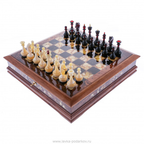 Шахматы с инкрустацией и фигурами из янтаря 45х45 см, фотография 0. Интернет-магазин ЛАВКА ПОДАРКОВ