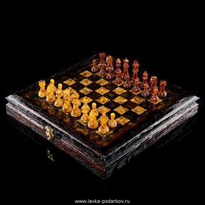 Шахматы в ларце с янтарными фигурами "Балтийское солнце", фотография 0. Интернет-магазин ЛАВКА ПОДАРКОВ
