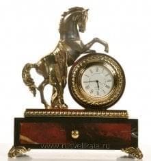 11839/ФР Нат.камень Часы со шкатулкой "Конь с попоной" Яшма 