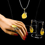 0025510 Серебро 925 КОМПЛЕКТ серьги11,19; кольцо7,13, подвеска6,17  Янтарь королевский р/п