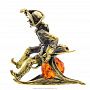 Статуэтка с янтарем "Барон Мюнхгаузен" (коньячный), фотография 1. Интернет-магазин ЛАВКА ПОДАРКОВ