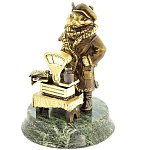 0033343 Бронза Статуэтка "РАБОТНИК ТОРГОВЛИ" ок.8*12см   (змеевик)