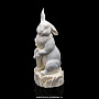 Скульптура из кости "Кролик на пеньке с морковкой", фотография 1. Интернет-магазин ЛАВКА ПОДАРКОВ