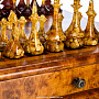 Шахматный ларец из капа с фигурами из янтаря "Эстетика", фотография 4. Интернет-магазин ЛАВКА ПОДАРКОВ